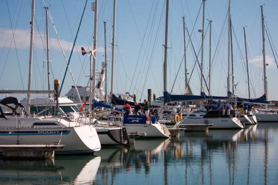 How to Choose the Best Winter Boat Storage Option